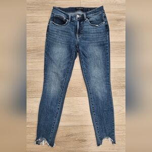 Lucky Brand Mid Rise Skinny Ava Size 27